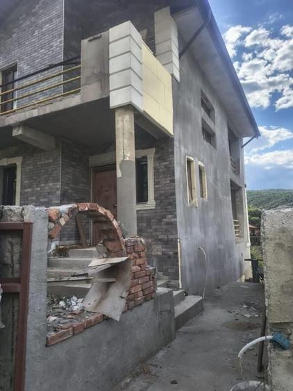Casă individuală cu 5 camere cu Canalizare în Cinciș-Cerna