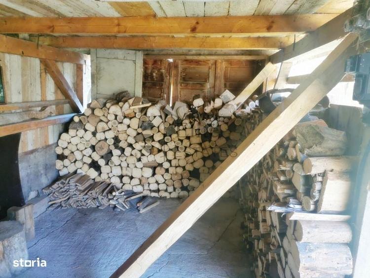 Casă cu 4 camere în Muncelu