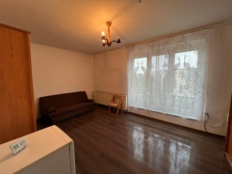 Garsonieră decomandată în Central