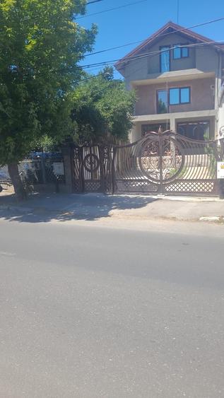 Casă cu 4 camere în Exterior Vest
