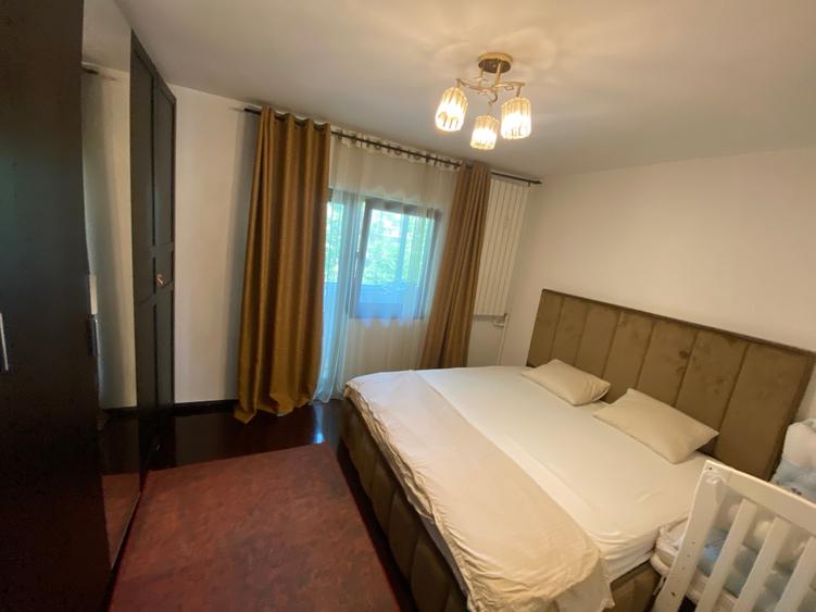 Apartament cu 3 camere semidecomandat, mobilat în Vitan Mall