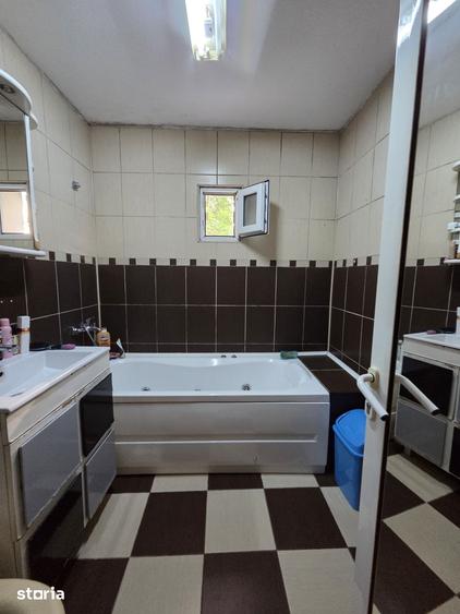 Apartament cu 3 camere decomandat în Dorobanți