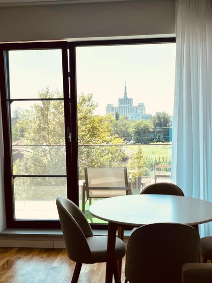 Apartament cu 2 camere decomandat în P-ta Presei Libere