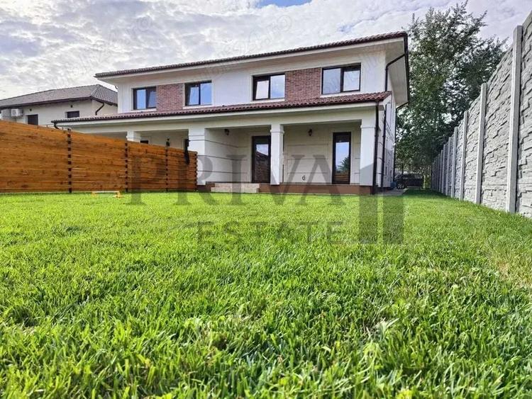 Duplex cu 5 camere cu Canalizare în Dumbrăvița
