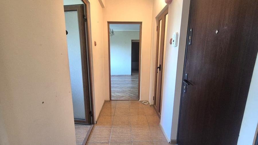 Apartament cu 3 camere semidecomandat în Țiglina 1
