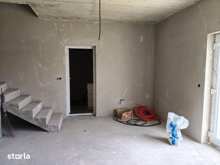 Casă cu 4 camere cu Teren 300 Mp în Central