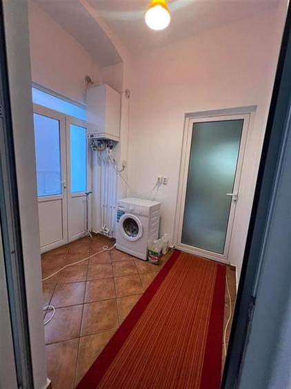 Casă cu 2 camere cu Canalizare în Central