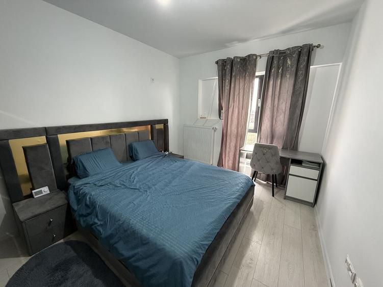 Apartament cu 3 camere semidecomandat, mobilat în Rahova