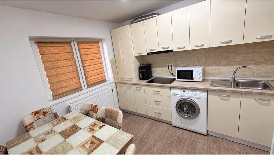 Apartament cu 2 camere decomandat, mobilat în Calea Moldovei