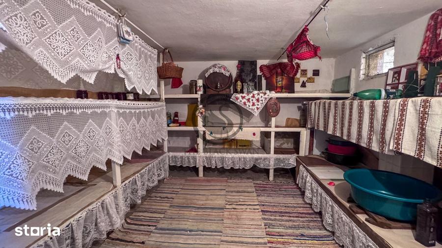 Casă cu 5 camere cu Teren 1340 Mp în Central