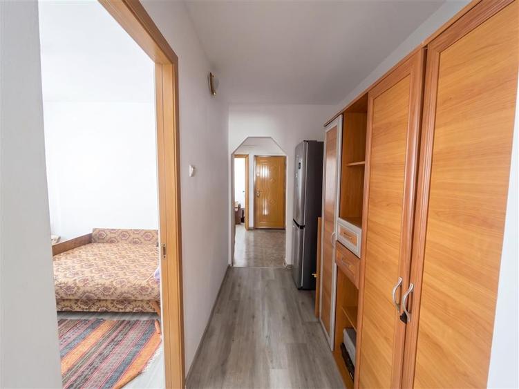 Apartament cu 3 camere decomandat, mobilat în Obcini