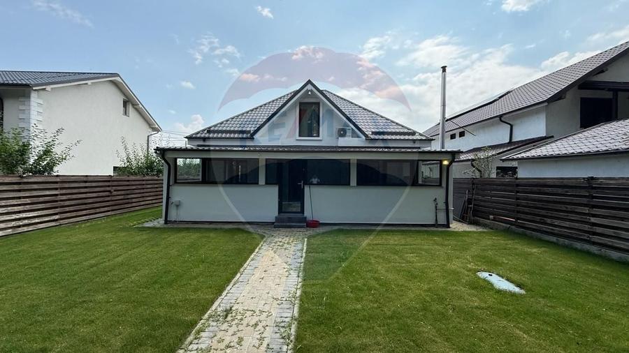 Casă individuală cu 5 camere cu Teren 400 Mp în Vânători