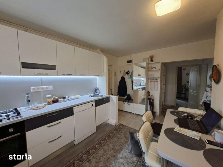 Apartament cu 3 camere în Traian