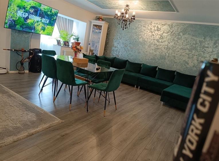 Apartament cu 4 camere decomandat în Nicolae Titulescu