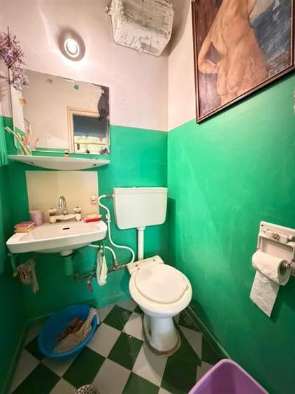 Apartament cu 4 camere semidecomandat în Podu Roș