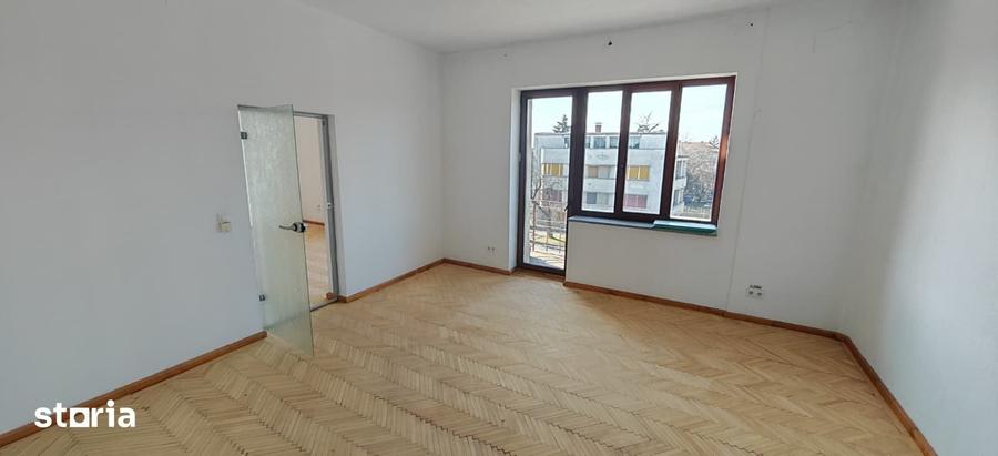 Spațiu comercial, de 77 mp, în Central