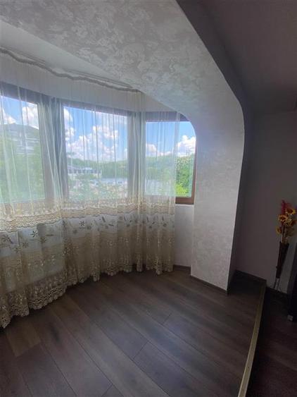 Apartament cu 3 camere decomandat, mobilat în Păcurari