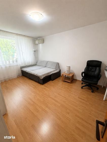 Apartament cu 3 camere decomandat în Drumul Taberei
