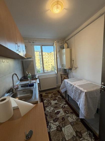Apartament cu 2 camere decomandat în Cornișa