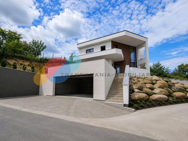 Casă individuală cu 4 camere cu Canalizare în Feleacu
