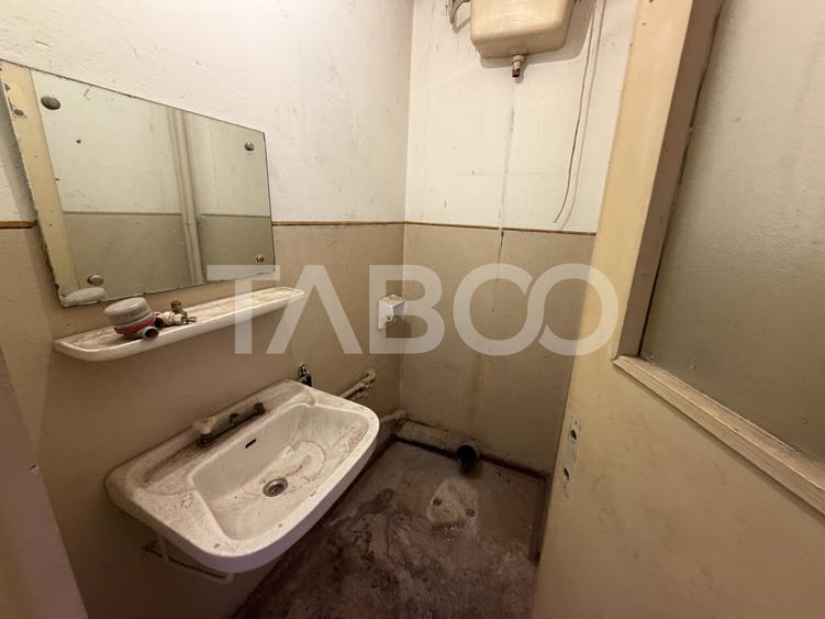 Apartament cu 4 camere semidecomandat în Făgăraș