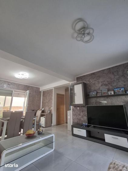 Casă cu 4 camere cu Teren 190 Mp în Domnești