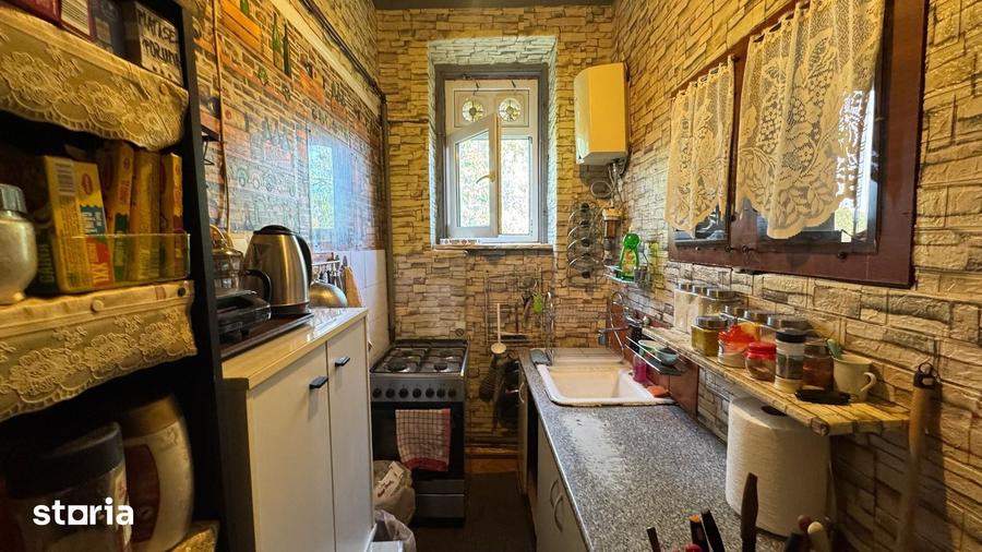 Apartament cu 4 camere semidecomandat în Elisabetin
