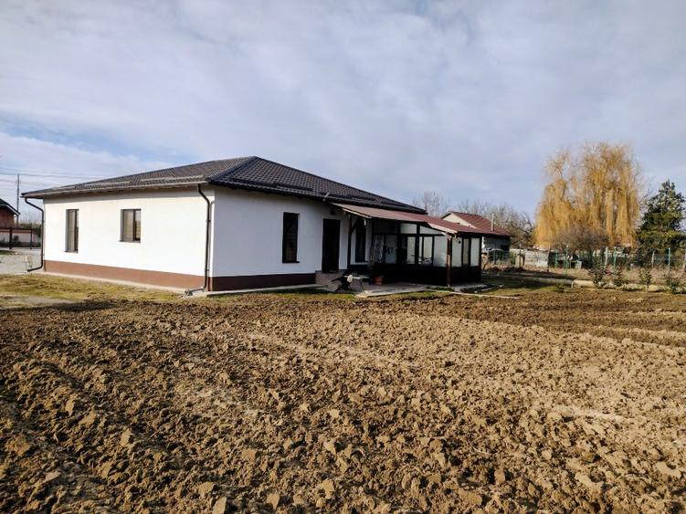 Casă individuală cu 4 camere cu Teren 1755 Mp în Cherleștii din Deal