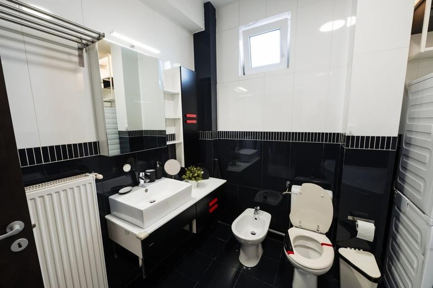Apartament cu 3 camere decomandat, mobilat în Colentina