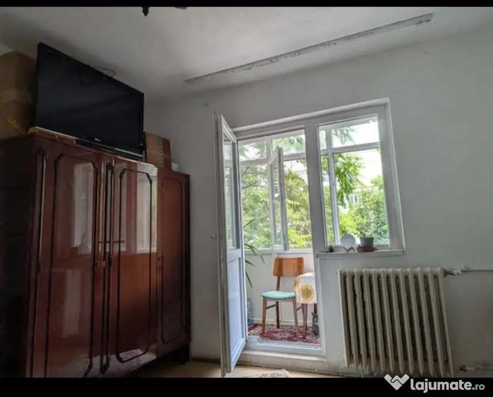 Apartament cu 2 camere decomandat în Berceni