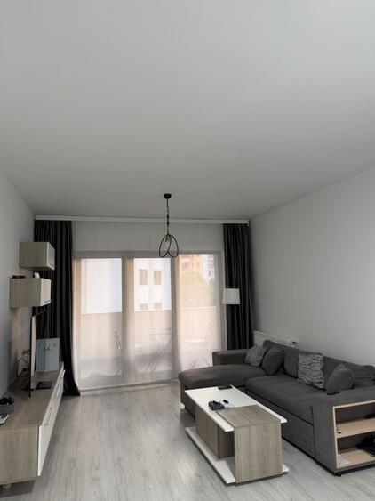 Apartament cu 2 camere semidecomandat, mobilat în Mihai Bravu