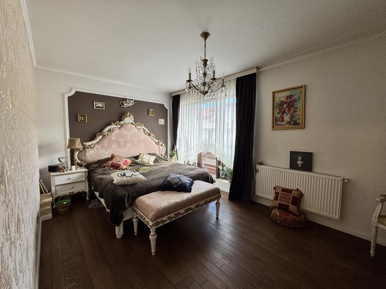 Duplex cu 4 camere cu Canalizare în Florești
