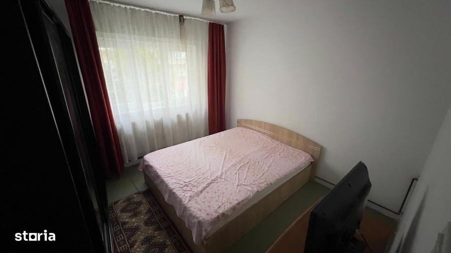 Apartament cu 2 camere decomandat în Petros
