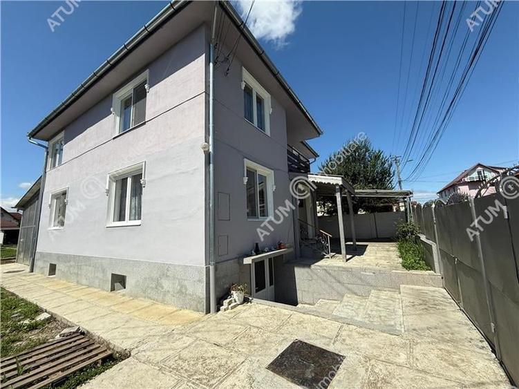 Casă individuală cu 7 camere cu Canalizare în Calea Poplăcii