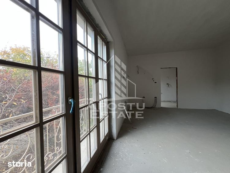 Casă cu 5 camere cu Teren 650 Mp în Soarelui