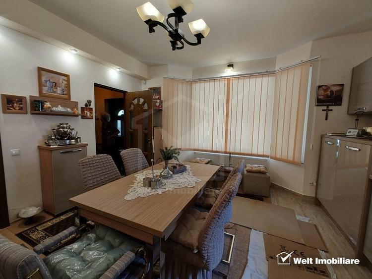 Casă individuală cu 8 camere cu Canalizare în Mănăștur