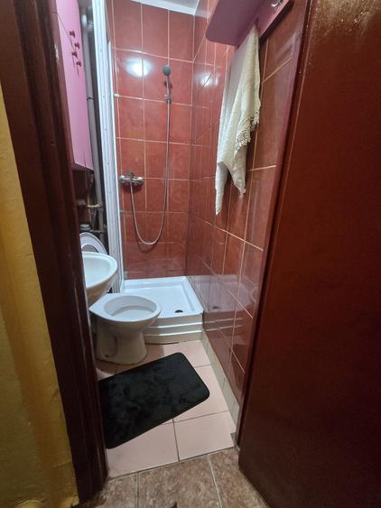 Garsonieră decomandată în Primăverii
