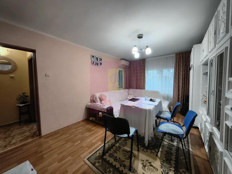 Apartament cu 3 camere decomandat, mobilat în Colentina