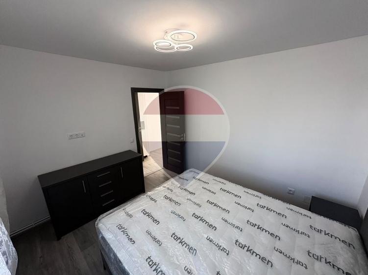 Apartament cu 2 camere semidecomandat, mobilat în Săsar