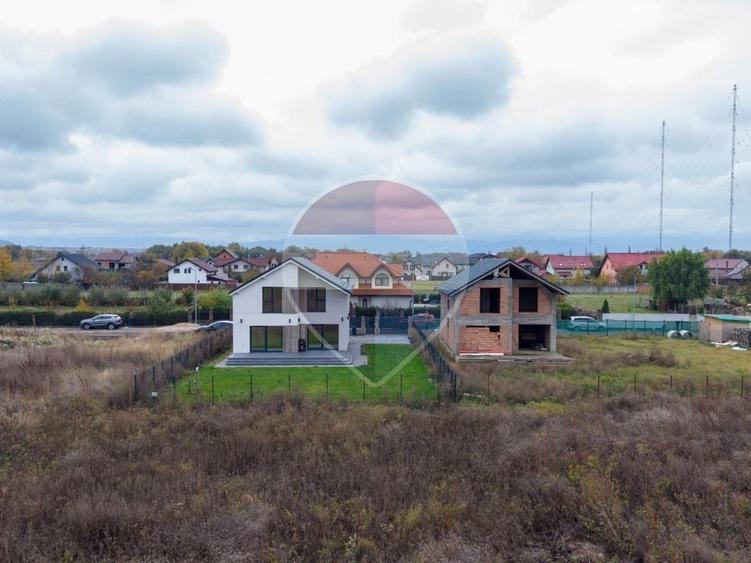 Casă individuală cu 4 camere cu Teren 600 Mp în Colonia Bod