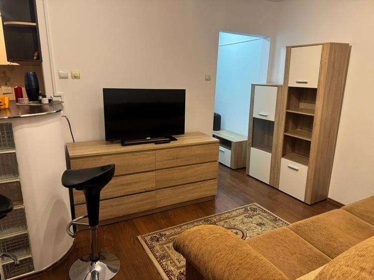 Apartament cu 2 camere semidecomandat în Dâmbu Pietros