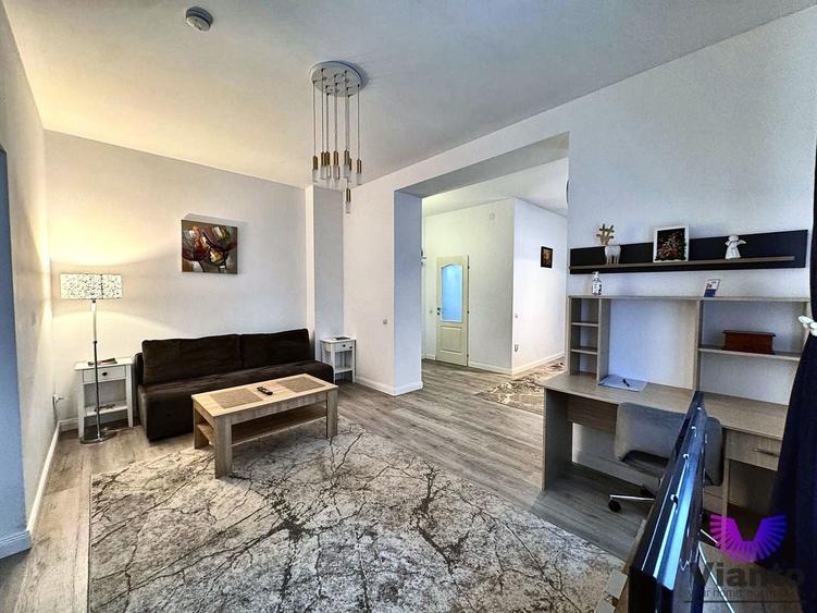 Apartament cu 4 camere, mobilat în Central