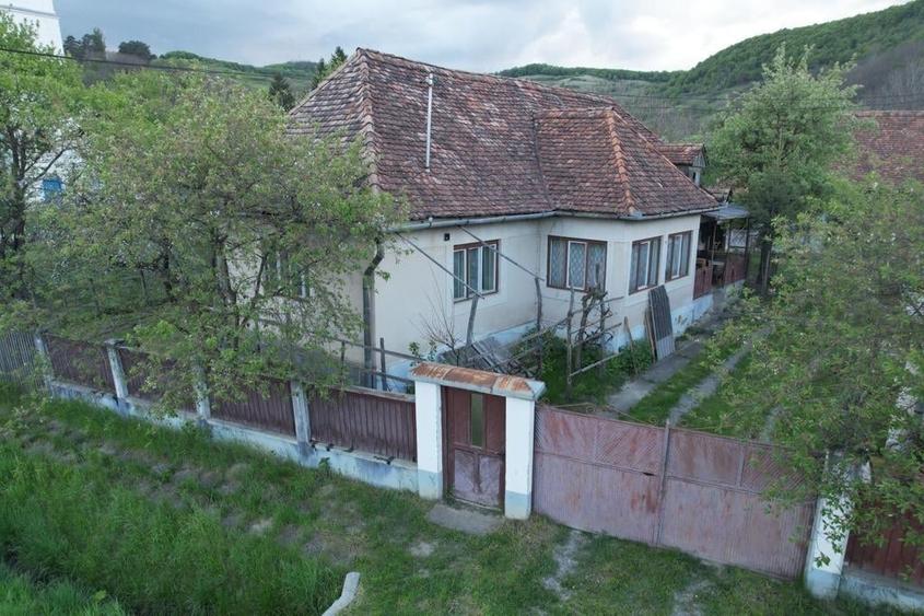 Casă individuală cu 5 camere cu Teren 2100 Mp în Ghinești