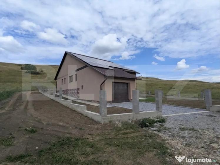 Casă cu 4 camere cu Teren 1062 Mp în Cojocna