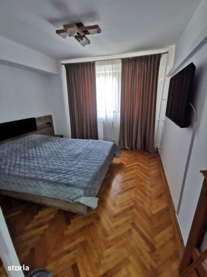 Apartament cu 4 camere decomandat în Exterior Vest
