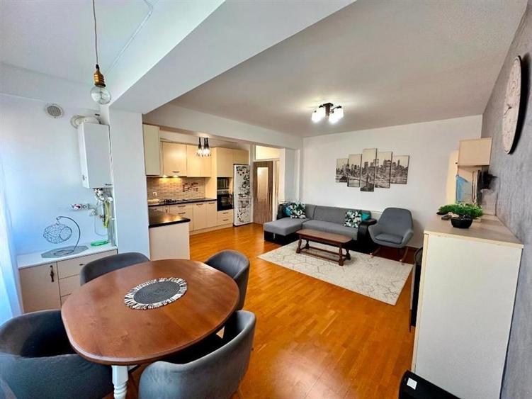 Apartament cu 3 camere decomandat în Valea Lupului
