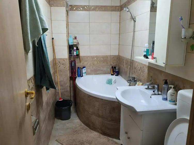 Apartament cu 3 camere decomandat, mobilat în 13 Septembrie
