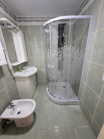 Apartament cu 3 camere în Decebal