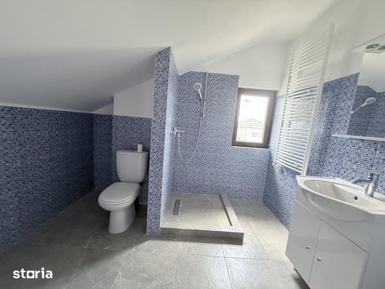 Casă cu 5 camere cu Teren 200 Mp în Central