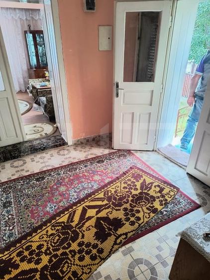 Casă individuală cu 2 camere decomandat cu Canalizare în Exterior Nord